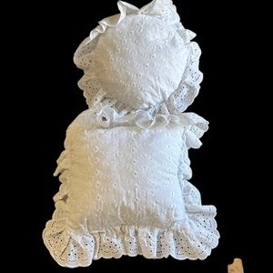 Elegant White Lace Decorative Pillow Set Vintage